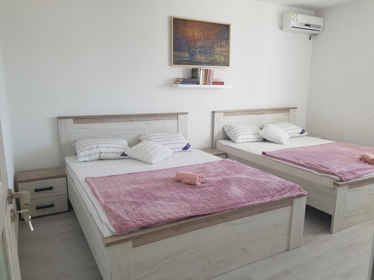 Petra Apartment Биела Екстериор снимка